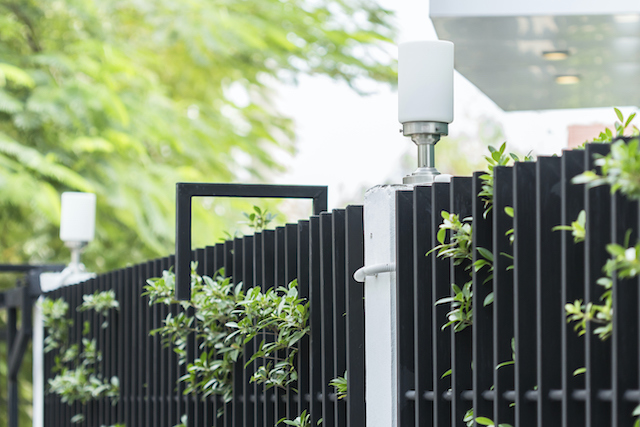 How To Pick The Right Fencing For Your Business Property - Hercules ...